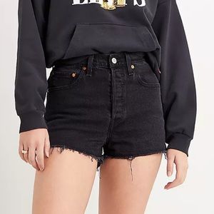 Levi’s Ribcage jean shorts - black - size 28